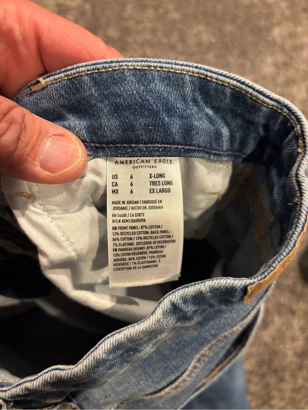 Women's American Eagle Light Blue Distressed Curvy Mom Jeans - Picture 7 of 8